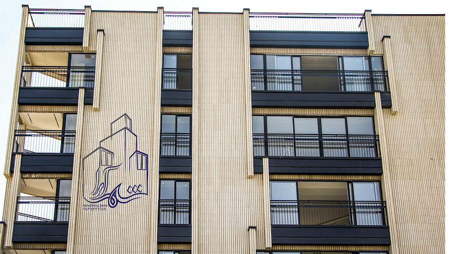 طراحی و اجرای نمای مسکونی کامپوزیت با فلاشینگ نما در اصفهان